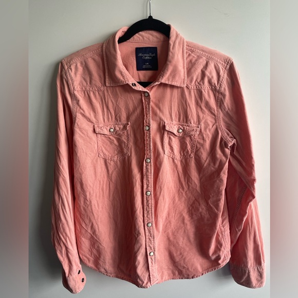 Ladies American Eagle Peach Corduroy Button Up Shirt Size L - Picture 1 of 3